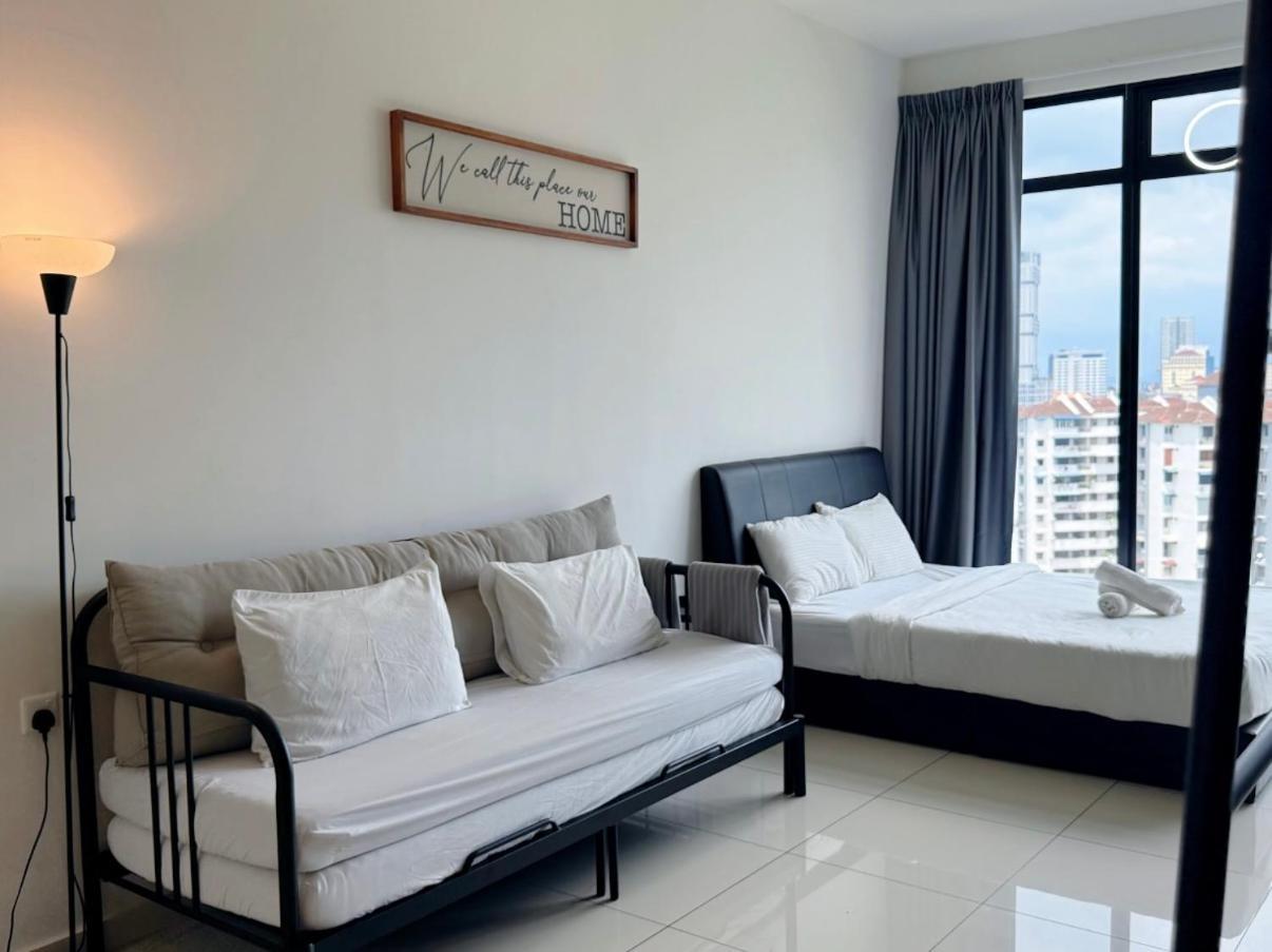 Beacon Executive Suite - City View - By Iz 乔治敦 外观 照片