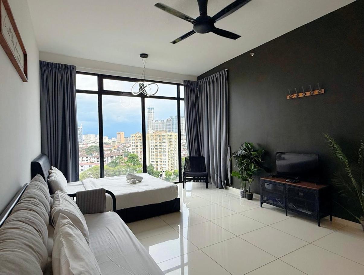 Beacon Executive Suite - City View - By Iz 乔治敦 外观 照片