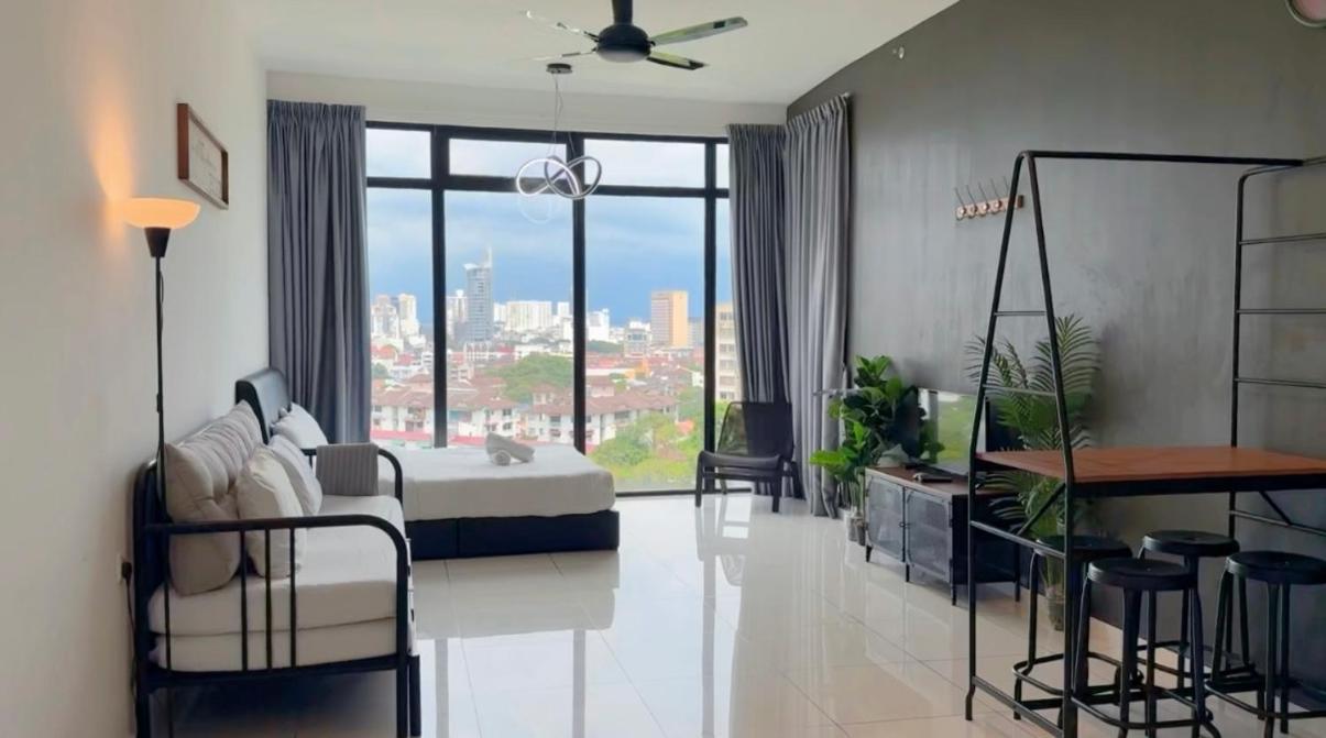 Beacon Executive Suite - City View - By Iz 乔治敦 外观 照片